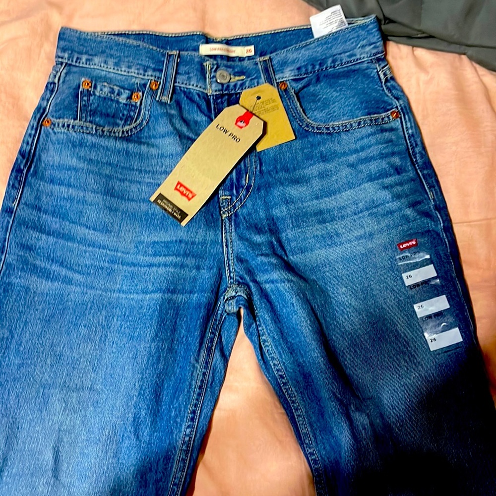 Levis low pro straight jeans size W26
